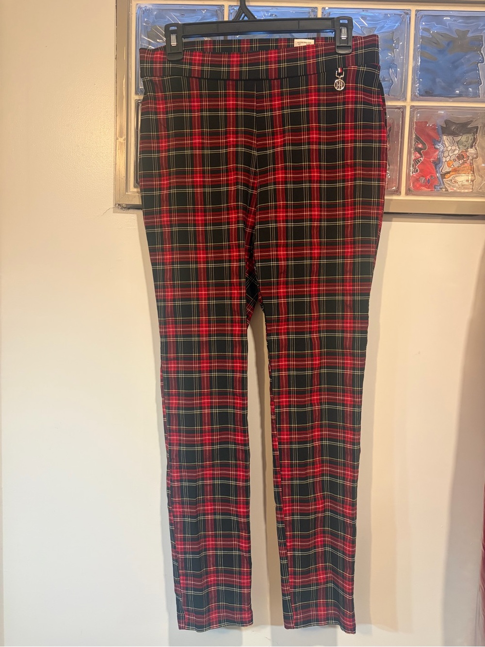 ❤️ Tommy Hilfiger Red & Black Plaid Pants – Size 10 ❤️
